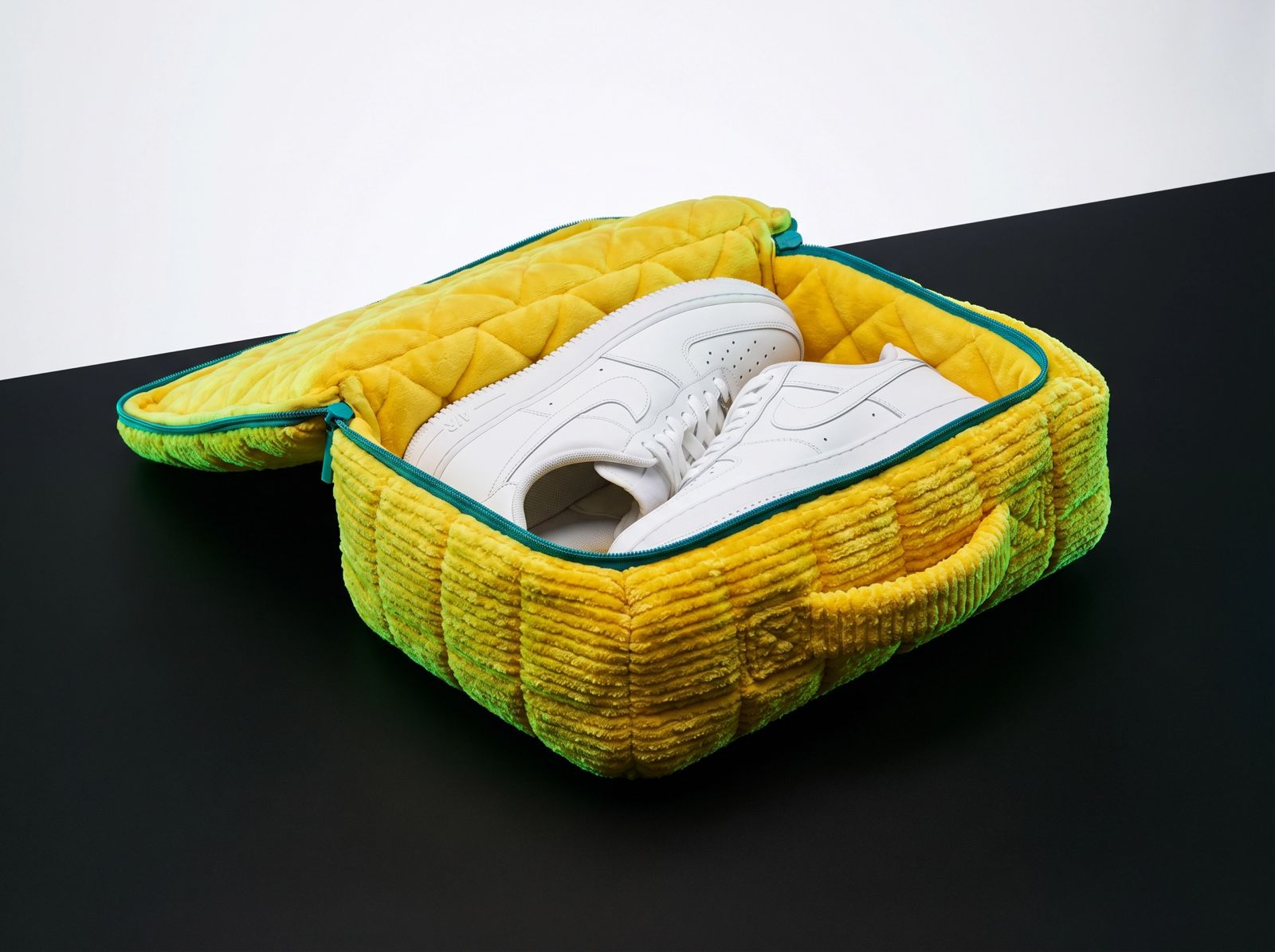Padded Shoe Wash Bag